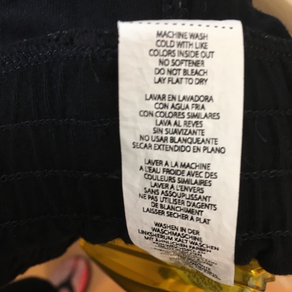 Fabletics Black Keyhole Top & Matching Pants - Picture 4 of 8